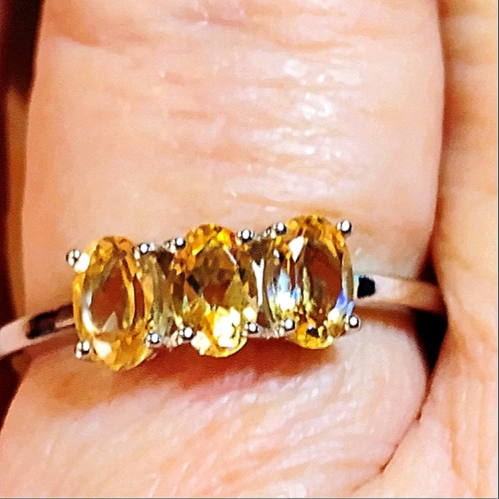 ELEGANT, BRAZILIAN CITRINE. FACETED GEMSTONES.  STERLING, RING. SZ-10